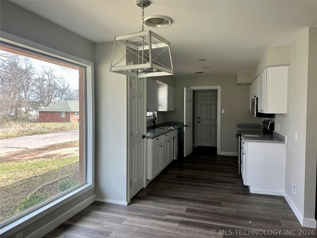 1024 N 3rd Avenue, Durant, OK 74701