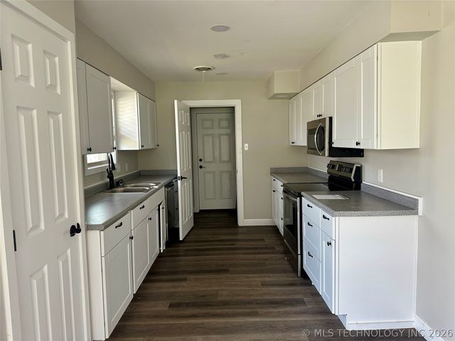 1024 N 3rd Avenue, Durant, OK 74701