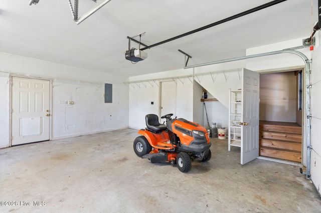 3907 Northeast Avenue, Castle Hayne, NC 28429