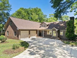 3907 Northeast Avenue, Castle Hayne, NC 28429