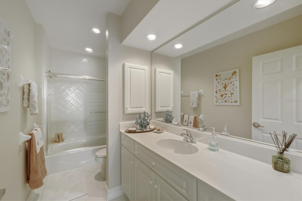 Image 28 of property listing at 767 S HARBOR DRIVE 1B, Boca Grande, FL 33921