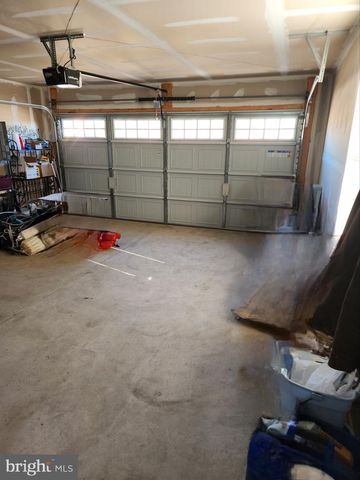 100 SENATORS WAY, Berlin, NJ 08009