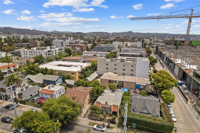 1154 N Wilton, Los Angeles, CA 90038