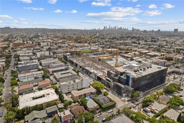 1154 N Wilton, Los Angeles, CA 90038