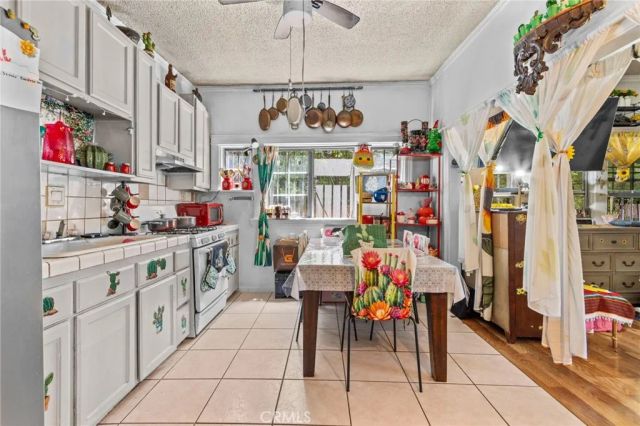 1154 N Wilton, Los Angeles, CA 90038