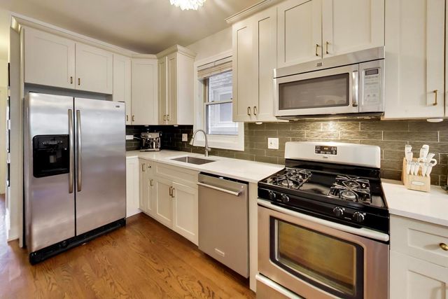 1247 N Rockwell Street 1, Chicago, IL 60622