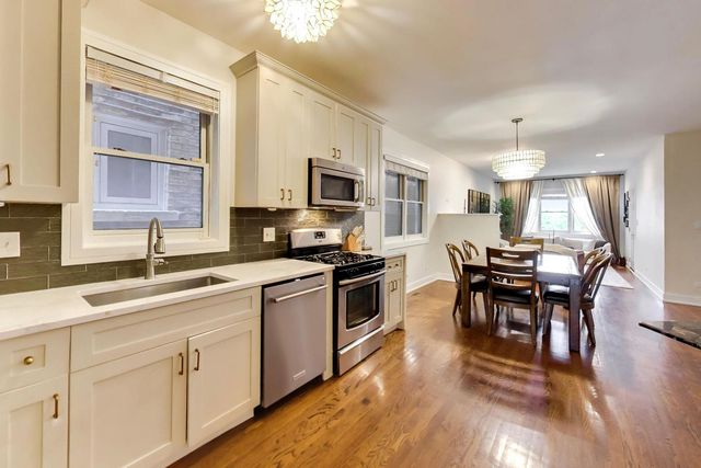 1247 N Rockwell Street 1, Chicago, IL 60622