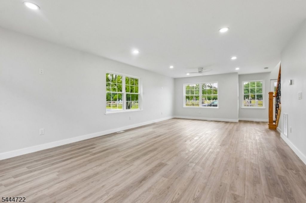 101 Saint Stephens Ave, Woodbridge Twp., NJ 08832 — photo 4