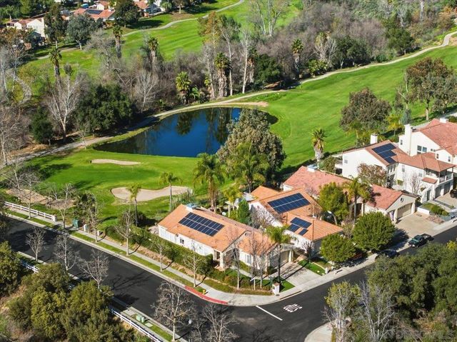 2385 Amber Oak Ln, Escondido, CA 92027