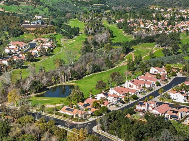 2385 Amber Oak Ln, Escondido, CA 92027