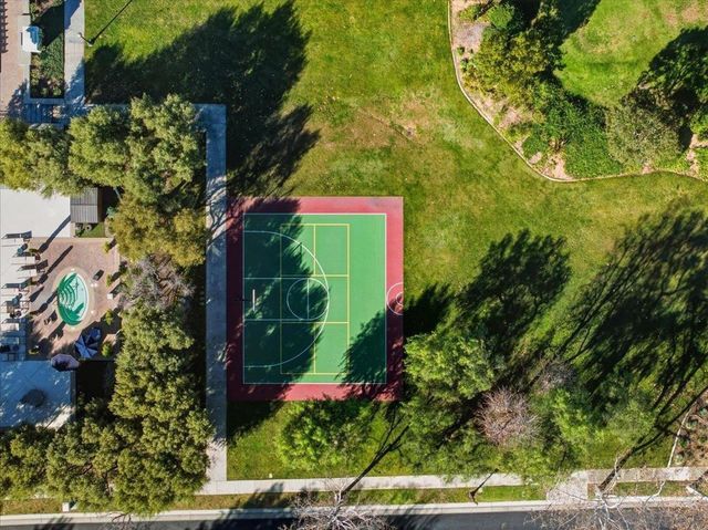 2385 Amber Oak Ln, Escondido, CA 92027