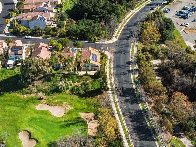 2385 Amber Oak Ln, Escondido, CA 92027