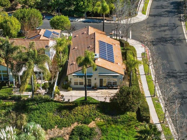 2385 Amber Oak Ln, Escondido, CA 92027