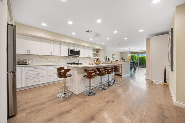 18 N Kavenish Drive, Rancho Mirage, CA 92270