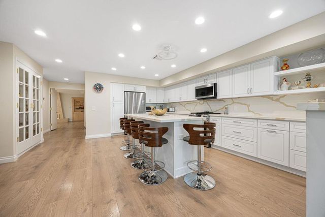 18 N Kavenish Drive, Rancho Mirage, CA 92270