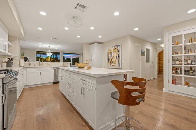 18 N Kavenish Drive, Rancho Mirage, CA 92270