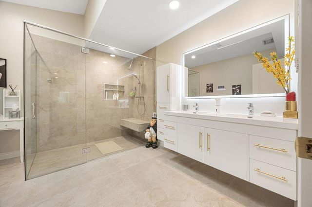 18 N Kavenish Drive, Rancho Mirage, CA 92270