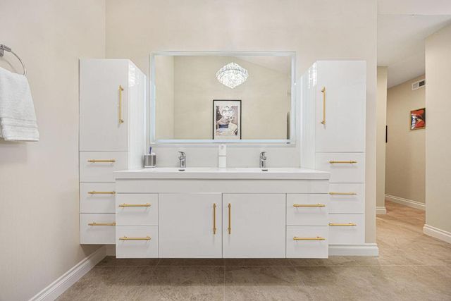 18 N Kavenish Drive, Rancho Mirage, CA 92270