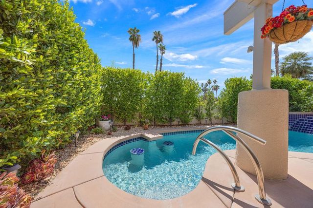 18 N Kavenish Drive, Rancho Mirage, CA 92270