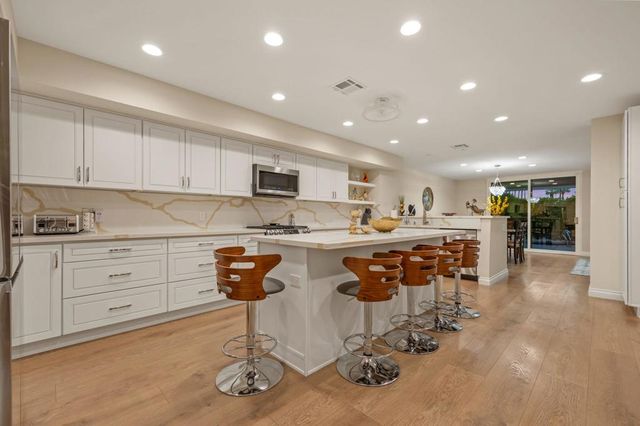 18 N Kavenish Drive, Rancho Mirage, CA 92270
