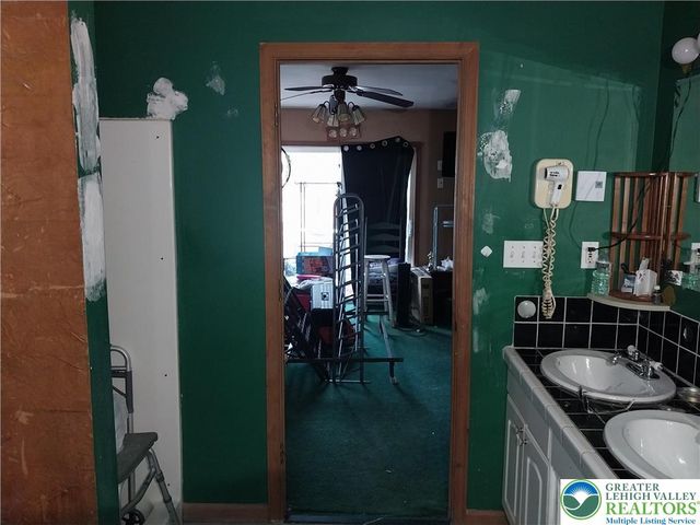 2108 Fox Road, Lehman Twp, PA 18324