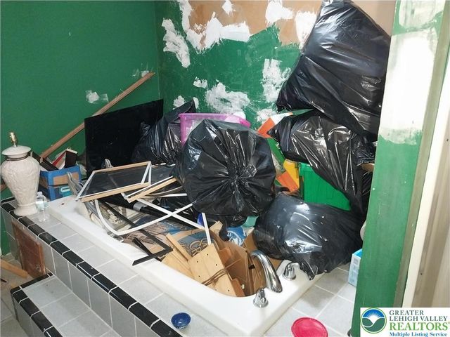 2108 Fox Road, Lehman Twp, PA 18324