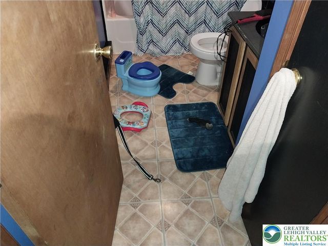 2108 Fox Road, Lehman Twp, PA 18324