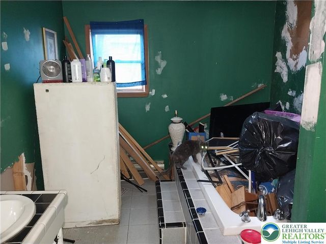 2108 Fox Road, Lehman Twp, PA 18324