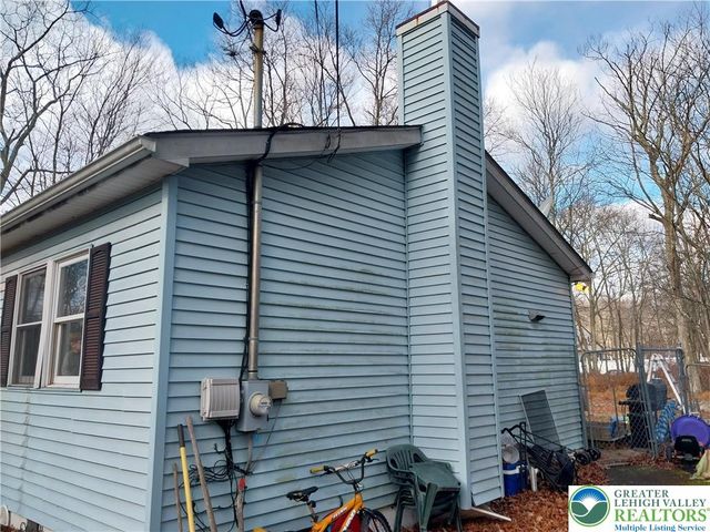 2108 Fox Road, Lehman Twp, PA 18324