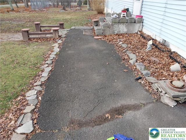 2108 Fox Road, Lehman Twp, PA 18324