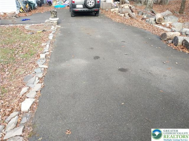 2108 Fox Road, Lehman Twp, PA 18324