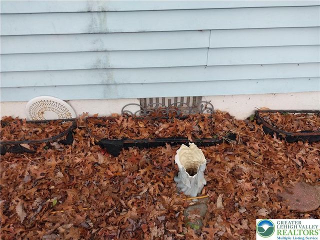 2108 Fox Road, Lehman Twp, PA 18324