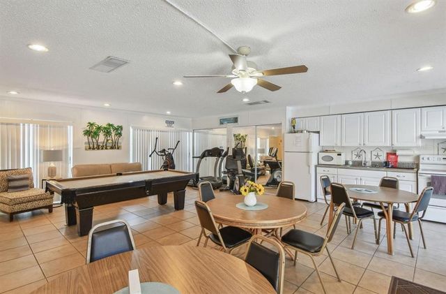 215 VALENCIA BOULEVARD 205, Belleair Bluffs, FL 33770