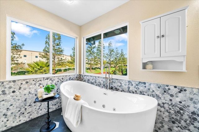 610 Daisyfield Dr, Livermore, CA 94551