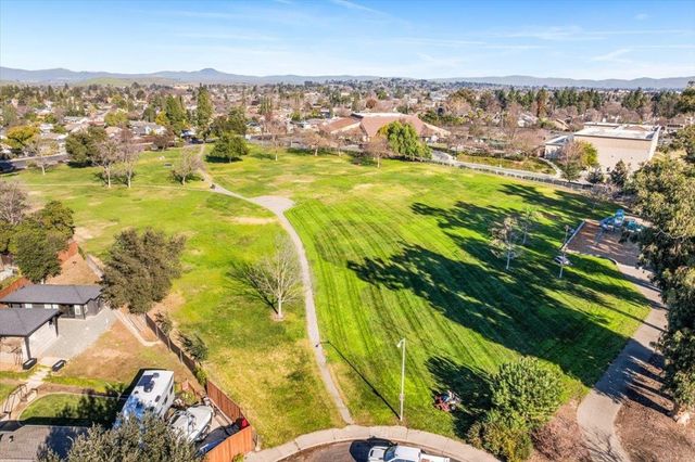 610 Daisyfield Dr, Livermore, CA 94551