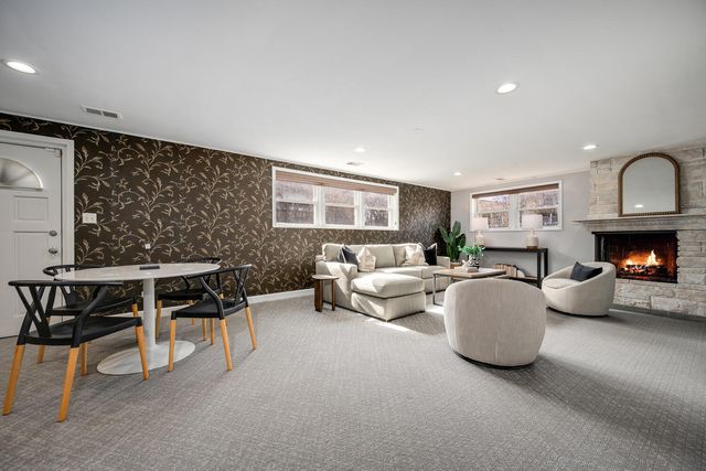 8938 Keeler Avenue, Skokie, IL 60076