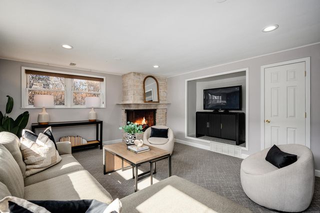 8938 Keeler Avenue, Skokie, IL 60076