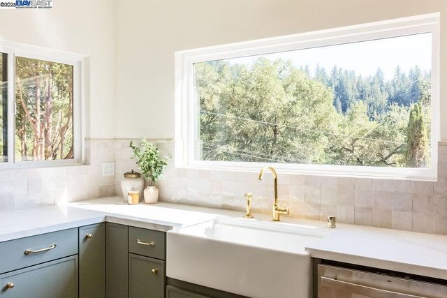 620 Manzanita Ave, Boulder Creek, CA 95006