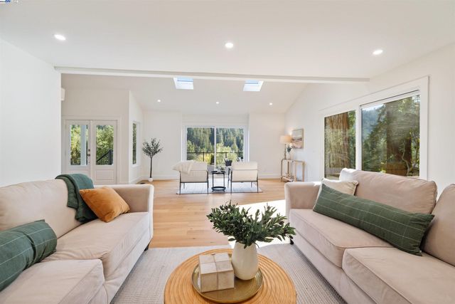 620 Manzanita Ave, Boulder Creek, CA 95006