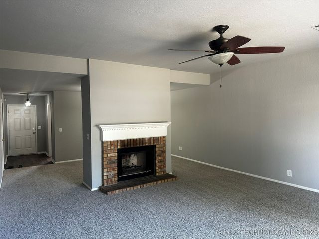 8721 E 60th Street, Tulsa, OK 74145