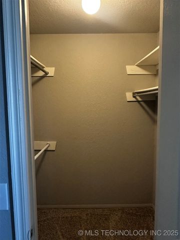 8721 E 60th Street, Tulsa, OK 74145