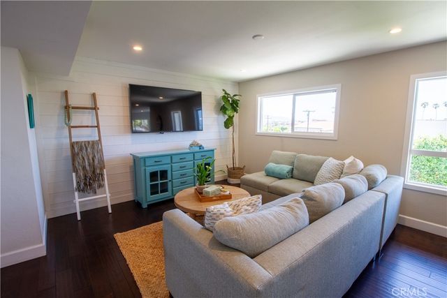 807 El Redondo Avenue, Redondo Beach, CA 90277
