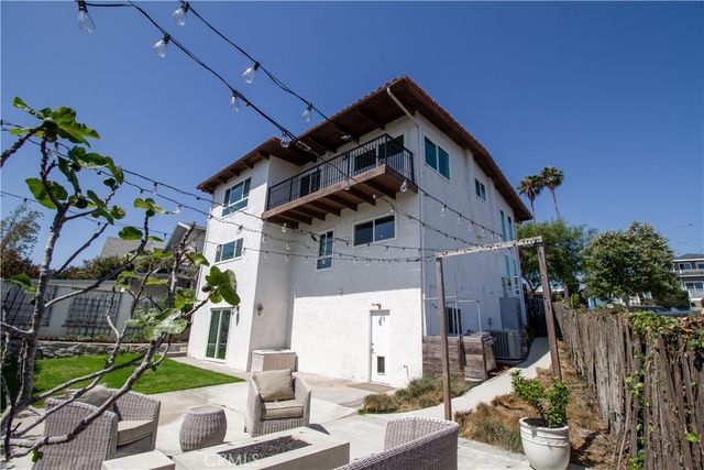 807 El Redondo Avenue, Redondo Beach, CA 90277