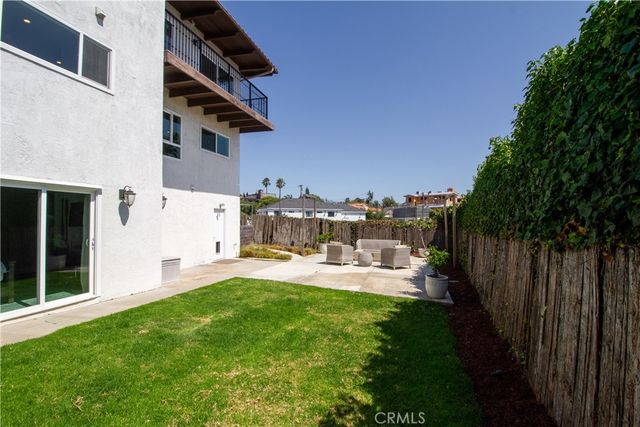 807 El Redondo Avenue, Redondo Beach, CA 90277