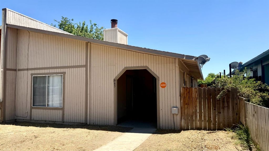 Image 1 of property listing at 665 S Coalinga Street, Coalinga, CA 93210