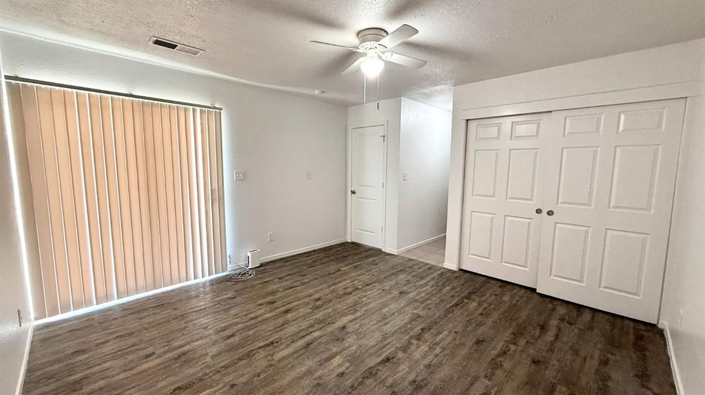Image 14 of property listing at 665 S Coalinga Street, Coalinga, CA 93210