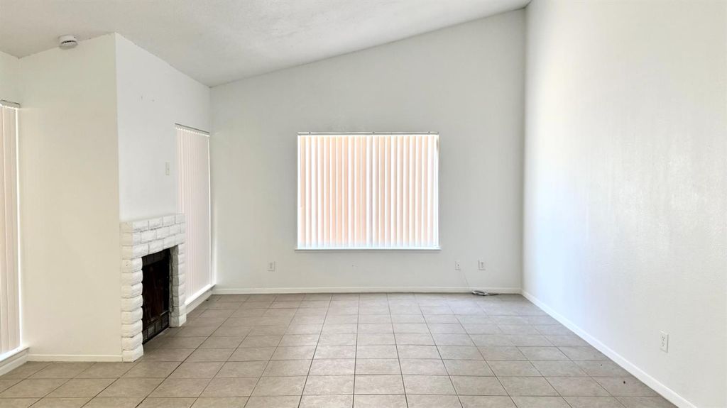 Image 2 of property listing at 665 S Coalinga Street, Coalinga, CA 93210