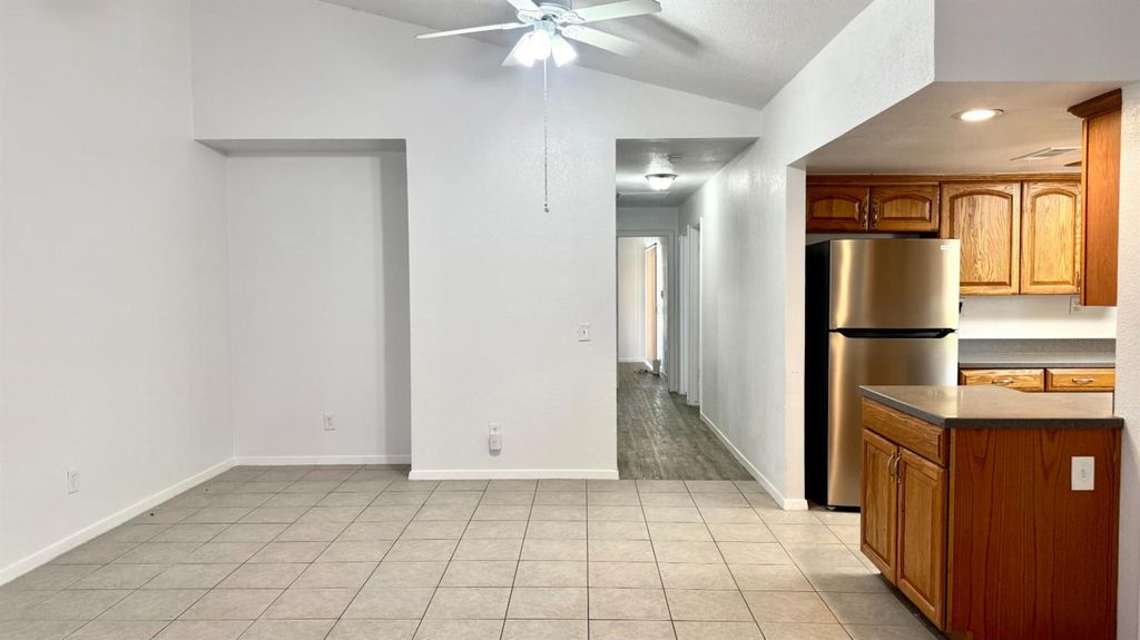 Image 3 of property listing at 665 S Coalinga Street, Coalinga, CA 93210