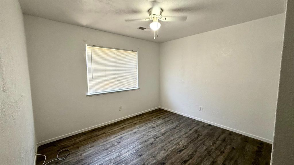 Image 9 of property listing at 665 S Coalinga Street, Coalinga, CA 93210