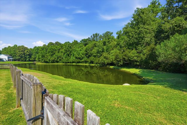 8560 Sentry Circle, North Charleston, SC 29420